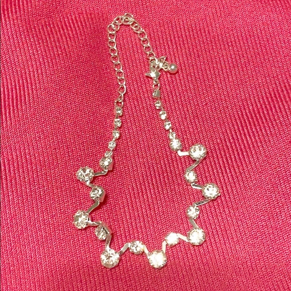 🎉 FINAL SALE Sparkly Jewelry Bundle - Picture 2 of 4